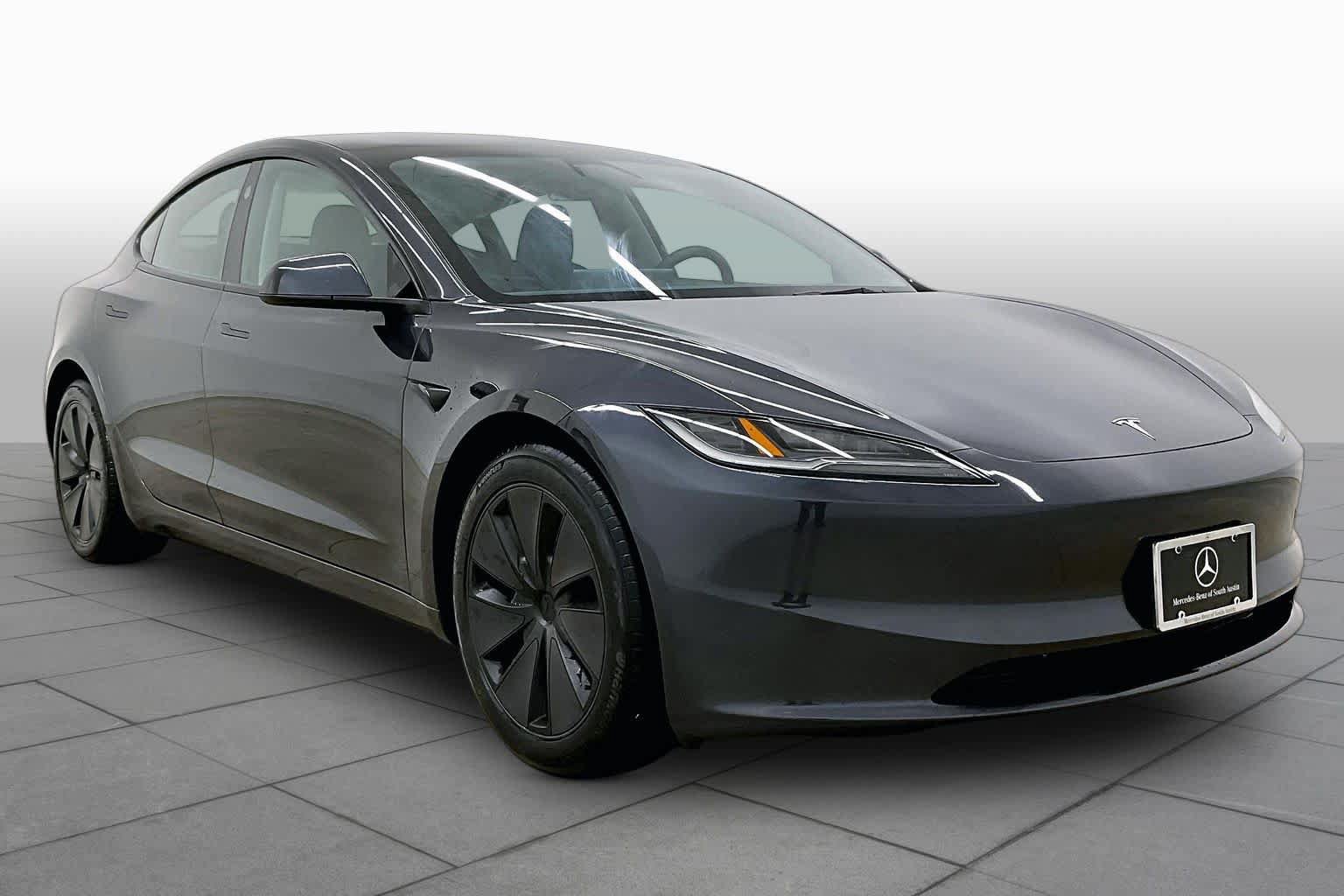 Used 2024 Tesla Model 3 Standard Range RWD image 2