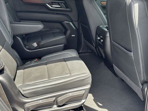 Certified 2025 GMC Yukon Denali AWD/4WD image 21