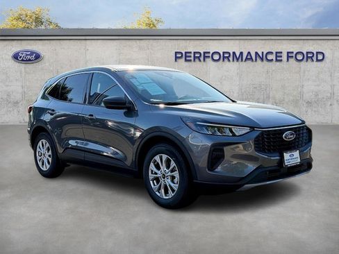 Used 2024 Ford Escape Active w/ Cold Weather Package image 4