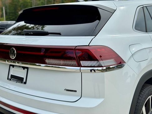 New 2026 Volkswagen Atlas Cross Sport SEL Premium R-Line image 9