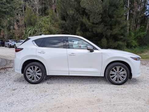 Used 2024 MAZDA CX-5 Signature AWD/4WD image 3