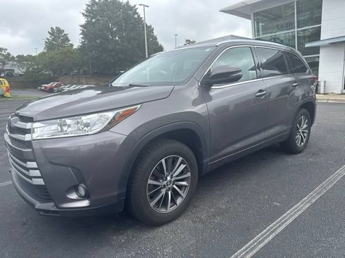 Used 2018 Toyota Highlander XLE FWD image 8