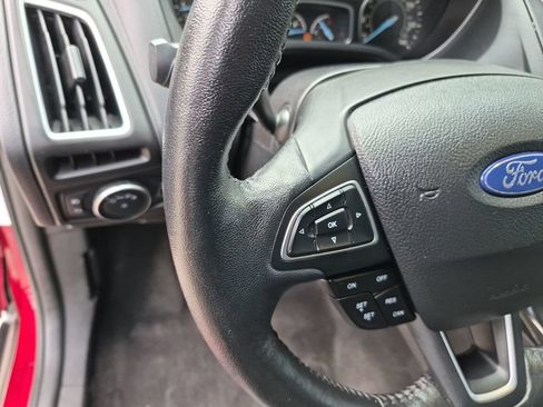 Used 2017 Ford Focus Titanium FWD image 20