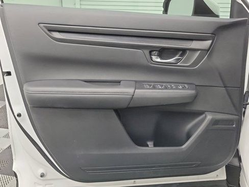 Used 2025 Honda CR-V EX image 18