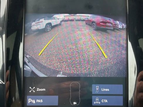 Used 2018 Volvo XC90 T5 Momentum w/ Momentum Plus Package AWD/4WD image 18