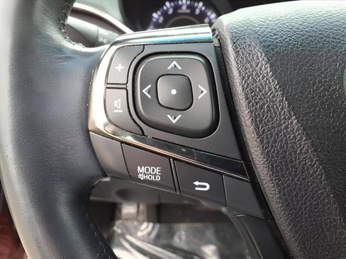 Used 2016 Toyota Avalon Limited image 27