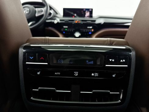 Used 2023 Acura MDX w/ Advance Package AWD/4WD image 34