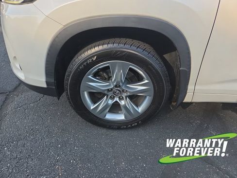 Used 2018 Toyota Highlander Limited FWD image 19
