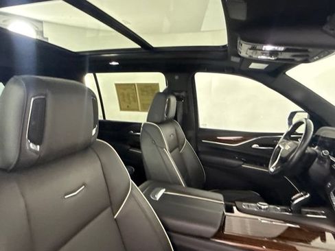 Used 2024 Cadillac Escalade ESV Premium Luxury RWD image 43
