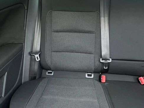 Used 2012 Volkswagen Golf TDI FWD image 19