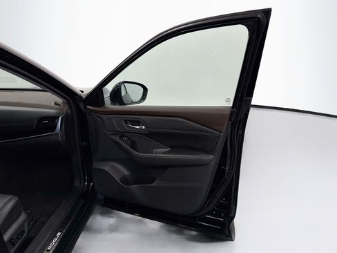 Used 2023 Nissan Rogue SL FWD image 33