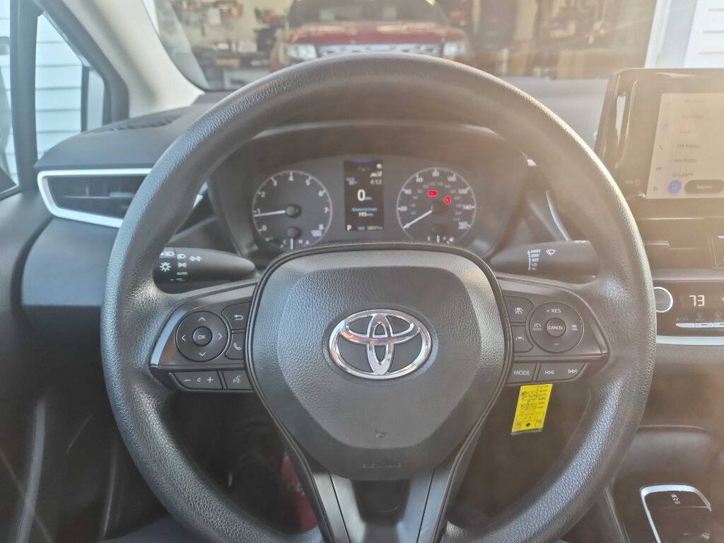 Used 2025 Toyota Corolla LE FWD image 7