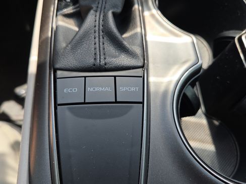 Used 2024 Toyota Camry SE FWD image 23