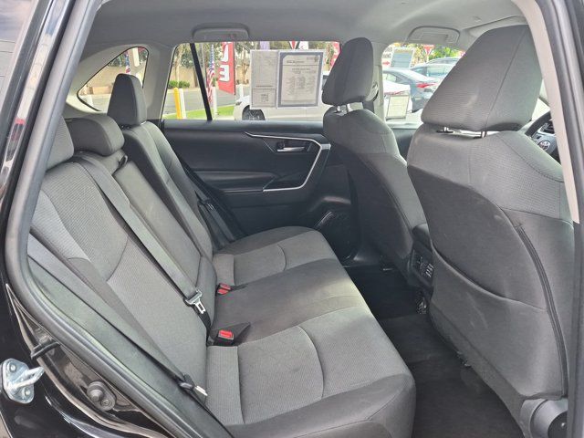 Used 2025 Toyota RAV4 XLE AWD/4WD image 7