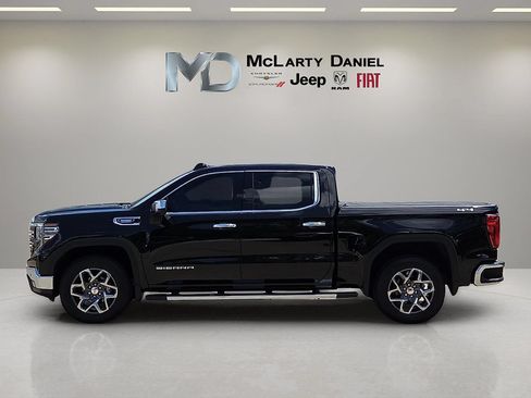Used 2026 GMC Sierra 1500 SLT w/ SLT Premium Plus Package AWD/4WD image 3