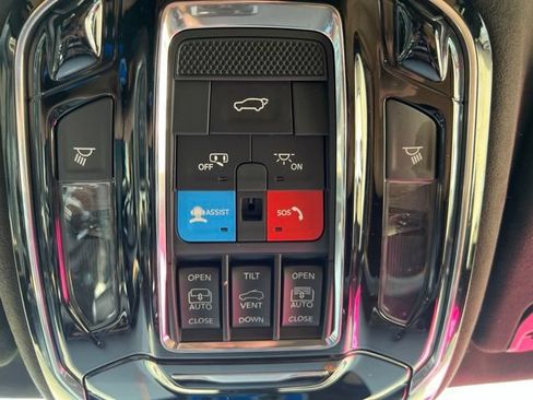 Certified 2024 Jeep Grand Wagoneer Series III w/ Rear Seat Video Group 1 AWD/4WD image 40