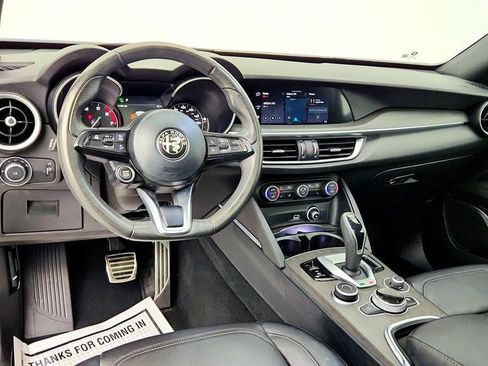 Used 2023 Alfa Romeo Stelvio Ti AWD/4WD image 12