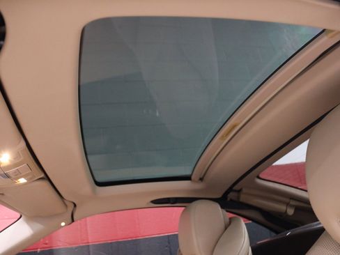 Used 2013 Mercedes-Benz SL 550 w/ Premium Pkg image 29