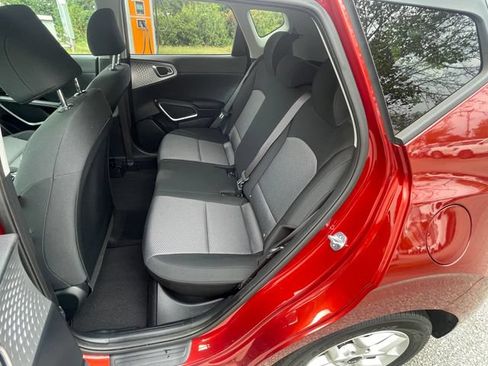 Used 2023 Kia Soul S FWD image 11
