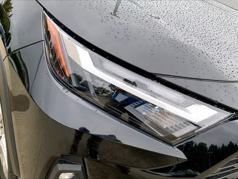 Used 2025 Toyota RAV4 XLE Premium FWD image 27