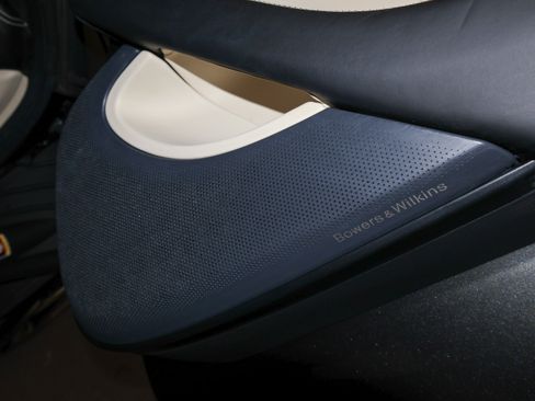 Used 2018 McLaren 570S RWD image 45