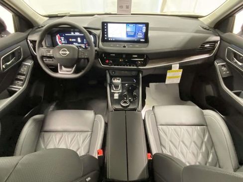 New 2026 Nissan Rogue Platinum image 9