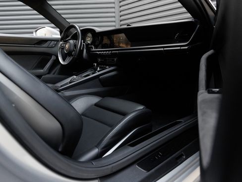 Certified 2023 Porsche 911 Carrera GTS RWD image 38