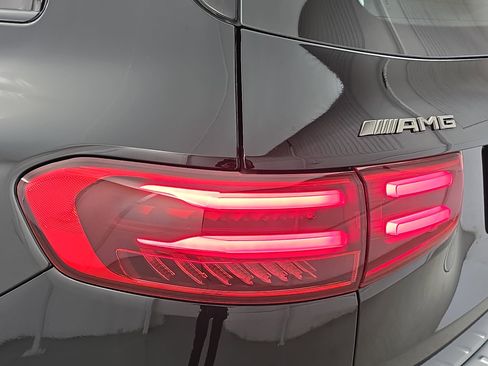 Used 2025 Mercedes-Benz GLB 35 AMG 4MATIC image 34