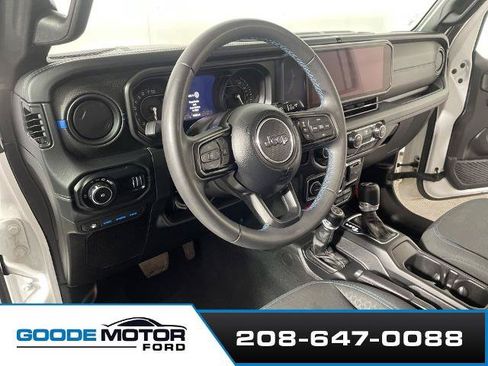 Used 2024 Jeep Wrangler Unlimited Rubicon 4xe AWD/4WD image 8