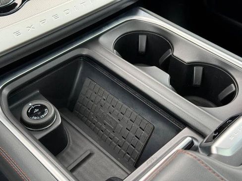 Certified 2025 Ford Expedition Active AWD/4WD image 19