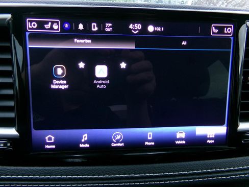 Used 2023 Chrysler Pacifica Touring-L AWD/4WD image 22