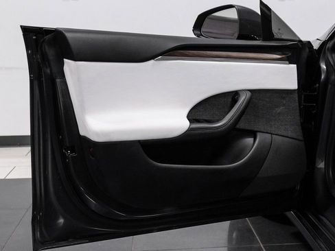 Used 2023 Tesla Model S image 37