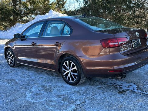 Used 2017 Volkswagen Jetta SE image 7
