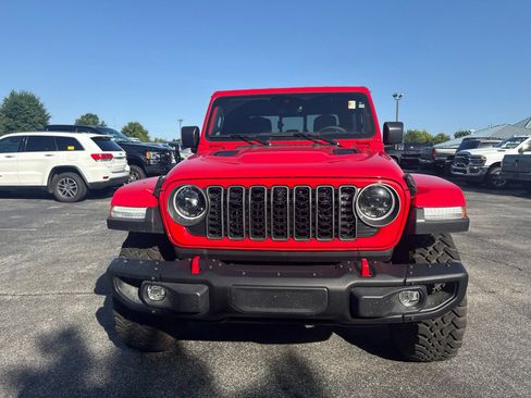 Used 2025 Jeep Gladiator Rubicon AWD/4WD image 2