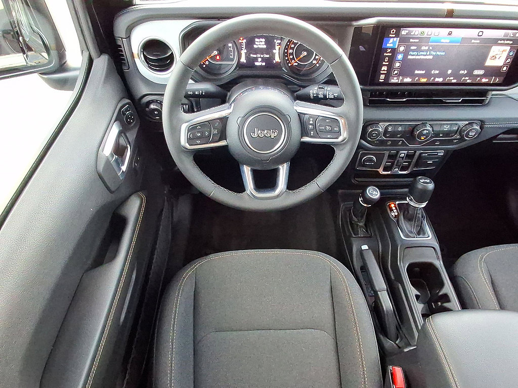 Used 2026 Jeep Wrangler Unlimited Sahara AWD/4WD image 27