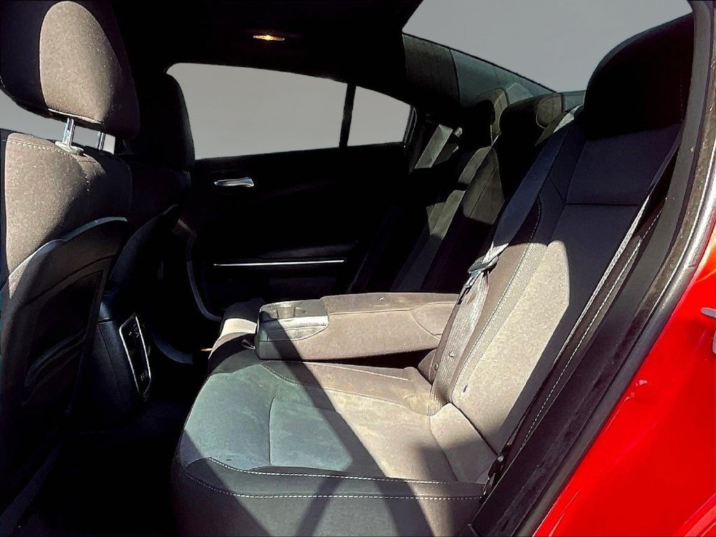 Used 2018 Dodge Charger R/T RWD image 17