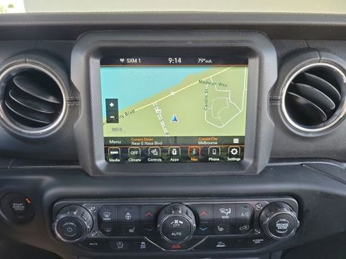 Used 2020 Jeep Gladiator Overland image 7
