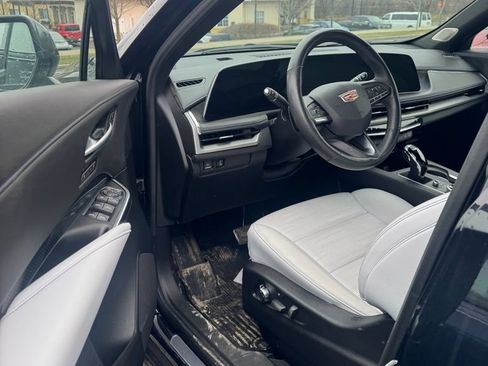 Used 2024 Cadillac XT4 Sport AWD/4WD image 15