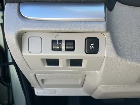 Used 2014 Subaru Forester 2.5i AWD/4WD image 16