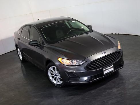 Used 2019 Ford Fusion SE FWD image 7