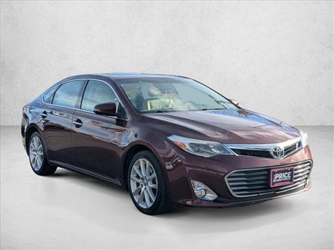 Used 2013 Toyota Avalon Limited image 3