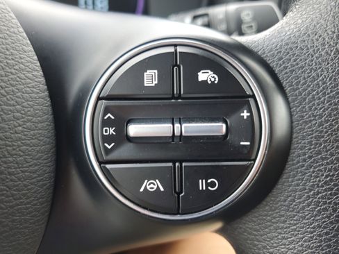 Used 2025 Kia Soul LX w/ LX Technology Package image 15