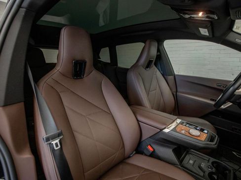 Used 2023 BMW iX xDrive50 w/ Premium Package image 22