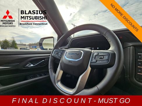 Used 2023 GMC Yukon XL Denali image 40