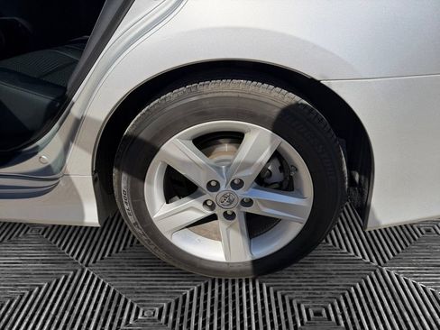 Used 2013 Toyota Camry SE image 14