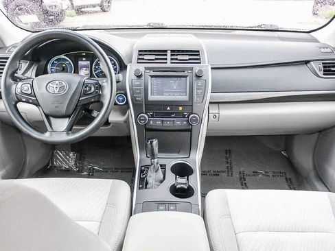 Used 2017 Toyota Camry LE image 13