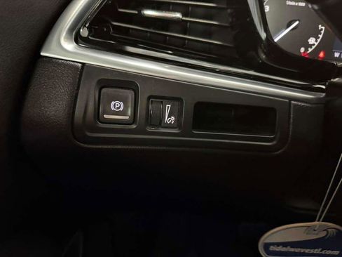 Used 2022 Cadillac XT6 Luxury image 39