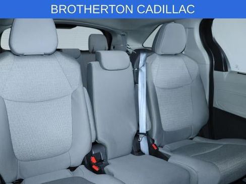 Used 2024 Toyota Sienna LE AWD/4WD image 23