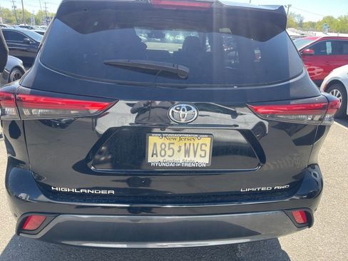 Used 2023 Toyota Highlander Limited AWD/4WD image 5