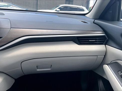 Used 2025 Nissan Altima 2.5 SV FWD image 25